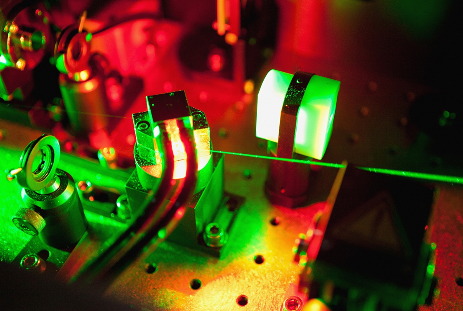 image of laser apparatus and green laser beam